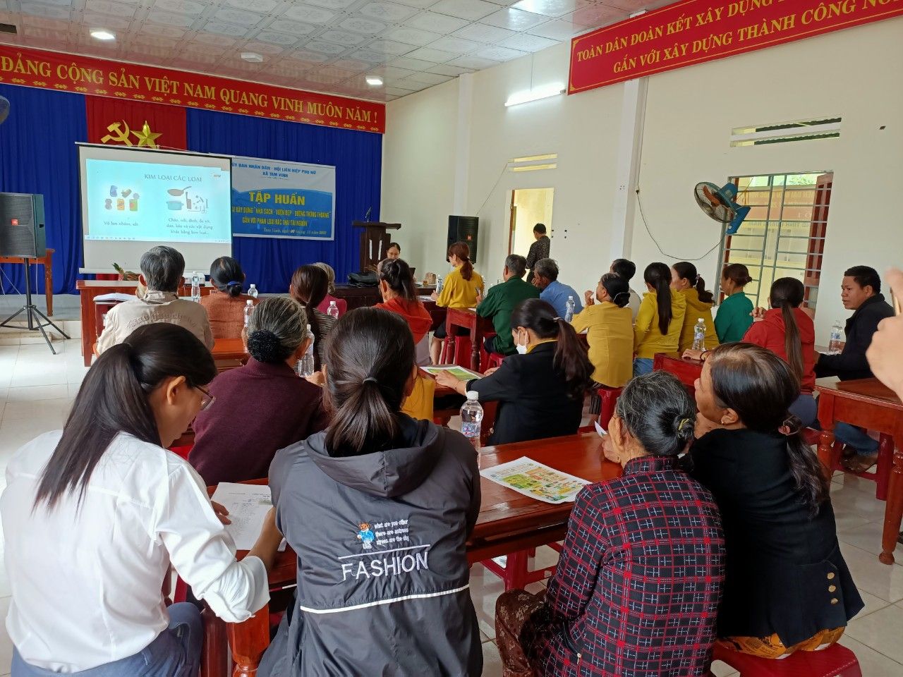 Buổi tập huấn được tổ chức tại thôn Lâm Môn (09112022)